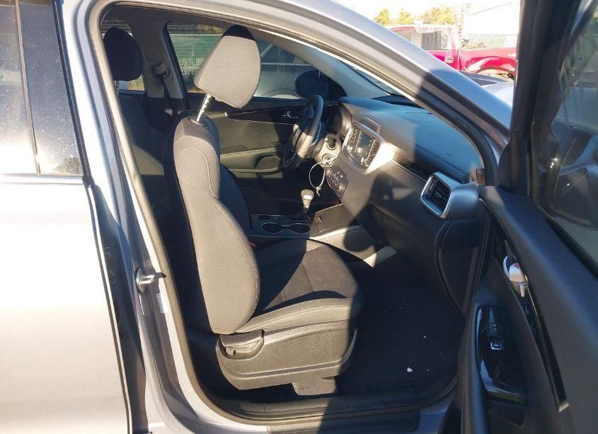 Photo 5 of 2020 Kia Sorento 2.4L L (VIN 5XYPG4A39LG712239)