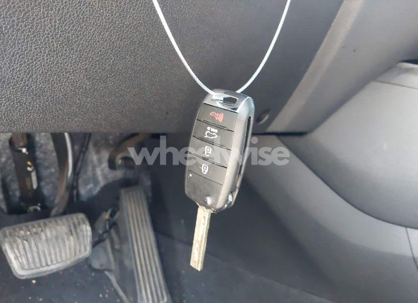 Photo 11 of 2016 Kia Sorento 2.4L LX (VIN 5XYPG4A3XGG028712)