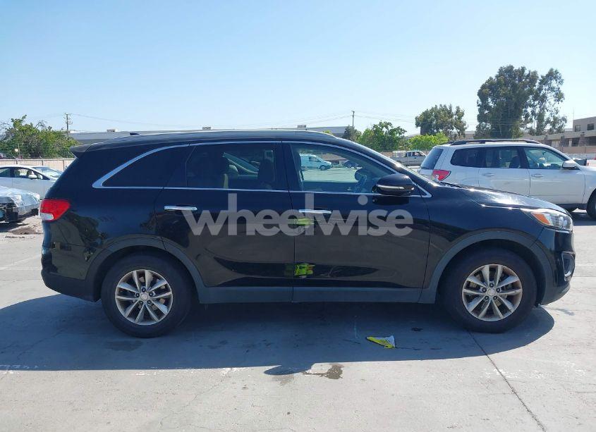 Photo 13 of 2016 Kia Sorento 2.4L LX (VIN 5XYPG4A3XGG038558)
