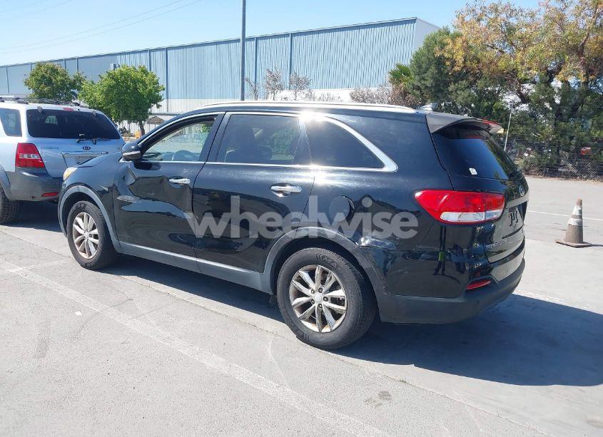 Photo 3 of 2016 Kia Sorento 2.4L LX (VIN 5XYPG4A3XGG038558)