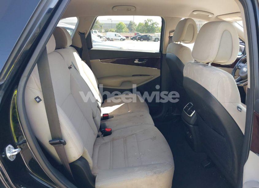 Photo 8 of 2016 Kia Sorento 2.4L LX (VIN 5XYPG4A3XGG038558)