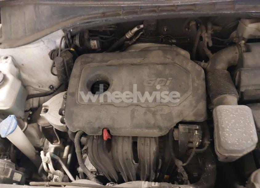 Photo 10 of 2016 Kia Sorento 2.4L LX (VIN 5XYPG4A3XGG058180)