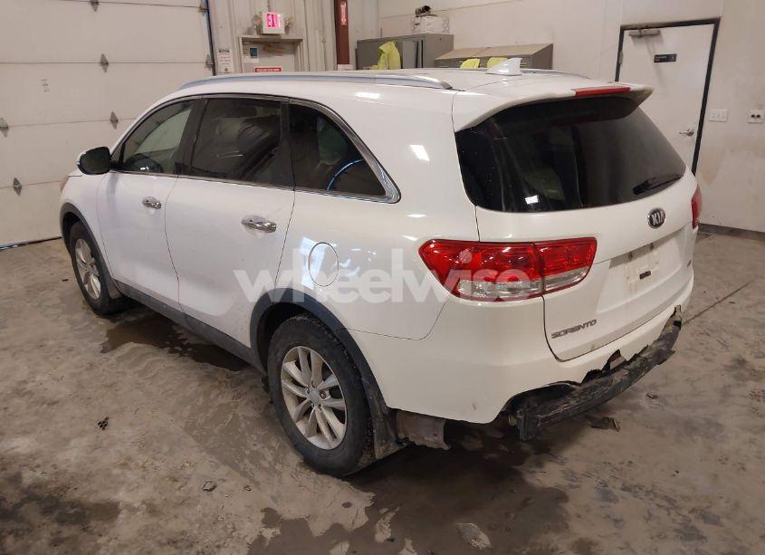 Photo 3 of 2016 Kia Sorento 2.4L LX (VIN 5XYPG4A3XGG058180)