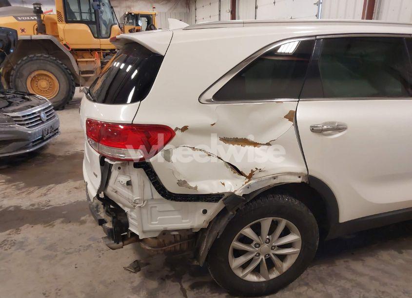 Photo 6 of 2016 Kia Sorento 2.4L LX (VIN 5XYPG4A3XGG058180)