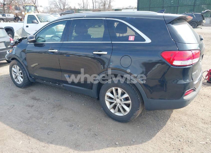 Photo 3 of 2016 Kia Sorento 2.4L LX (VIN 5XYPG4A3XGG064013)