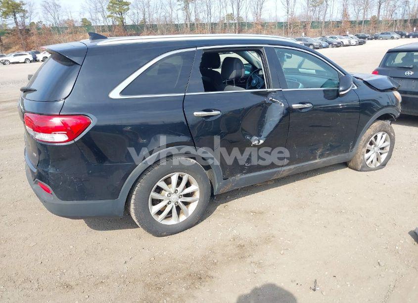 Photo 4 of 2016 Kia Sorento 2.4L LX (VIN 5XYPG4A3XGG064013)