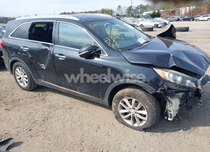Photo 6 of 2016 Kia Sorento 2.4L LX (VIN 5XYPG4A3XGG064013)