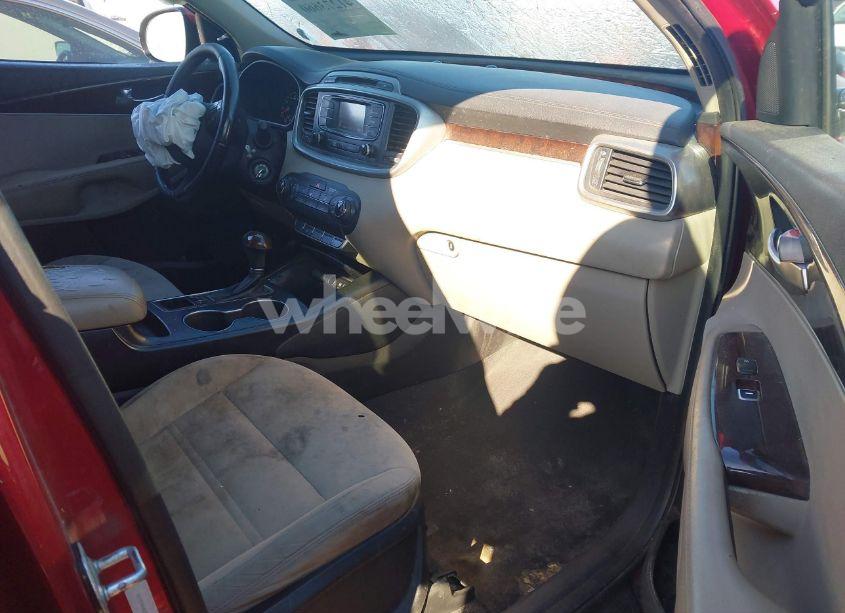 Photo 5 of 2016 Kia Sorento 2.4L LX (VIN 5XYPG4A3XGG064836)