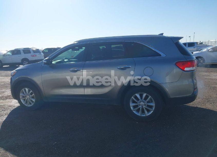 Photo 14 of 2016 Kia Sorento 2.4L LX (VIN 5XYPG4A3XGG106549)