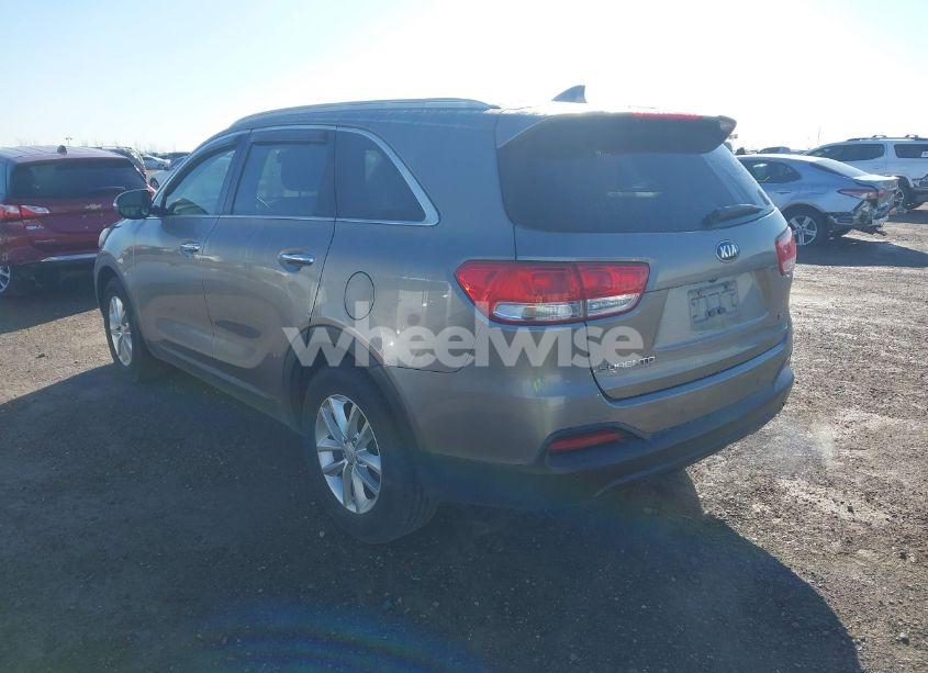 Photo 3 of 2016 Kia Sorento 2.4L LX (VIN 5XYPG4A3XGG106549)