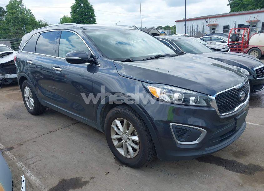 Photo 13 of 2016 Kia Sorento 2.4L LX (VIN 5XYPG4A3XGG117695)