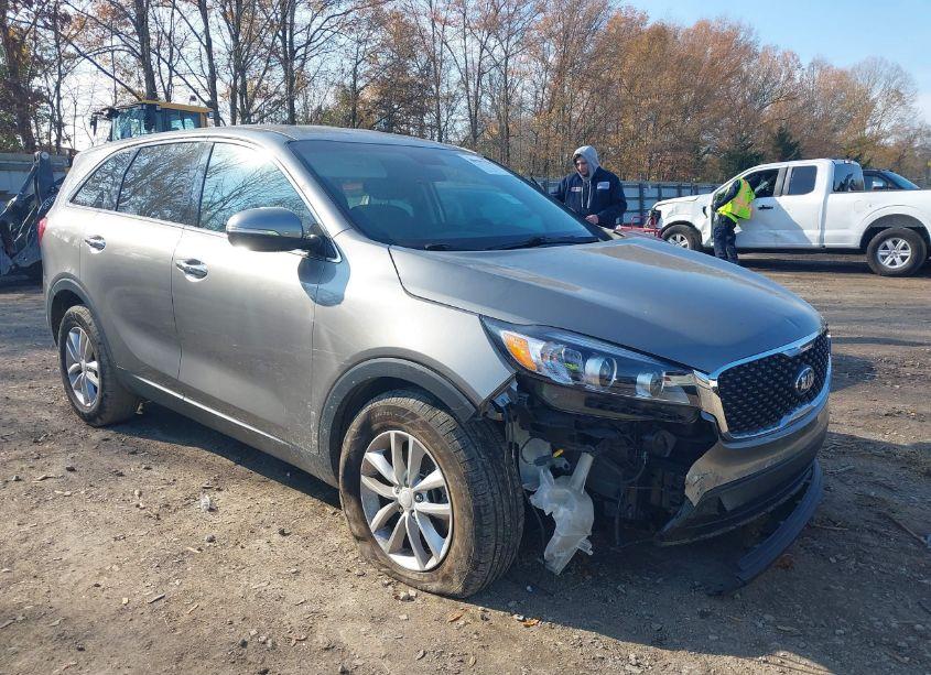 2016 Kia Sorento 2.4L L (VIN 5XYPG4A3XGG150888) main photo
