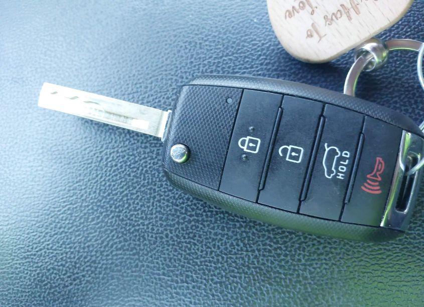 Photo 11 of 2016 Kia Sorento 2.4L L (VIN 5XYPG4A3XGG150888)