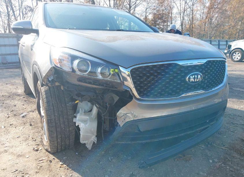 Photo 6 of 2016 Kia Sorento 2.4L L (VIN 5XYPG4A3XGG150888)