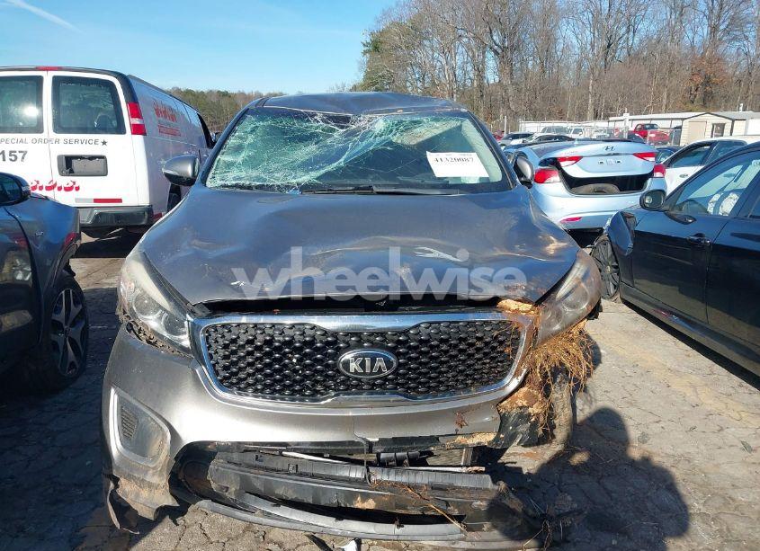 Photo 12 of 2016 Kia Sorento 2.4L L (VIN 5XYPG4A3XGG171580)