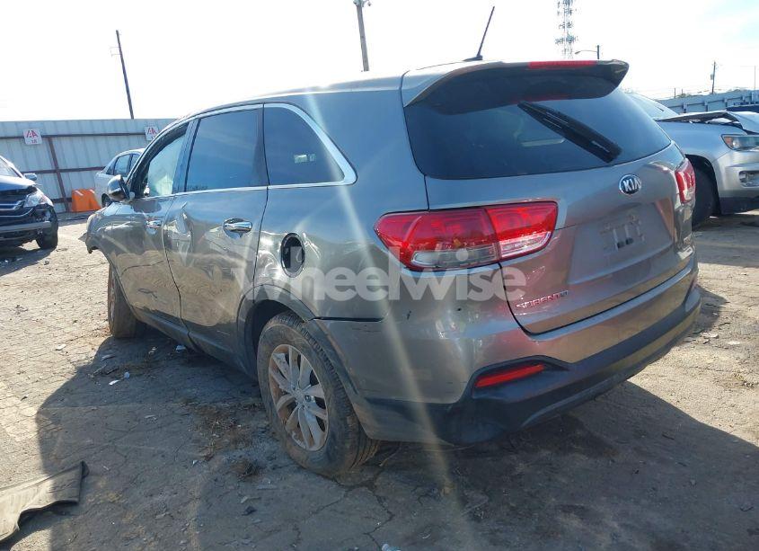 Photo 3 of 2016 Kia Sorento 2.4L L (VIN 5XYPG4A3XGG171580)
