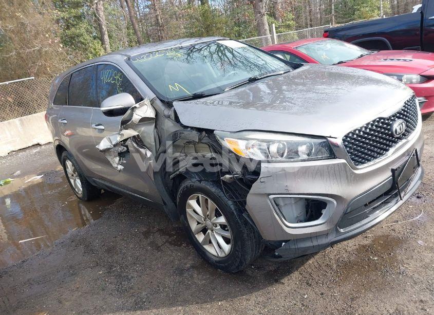 2017 Kia Sorento 2.4L L (VIN 5XYPG4A3XHG205910) main photo
