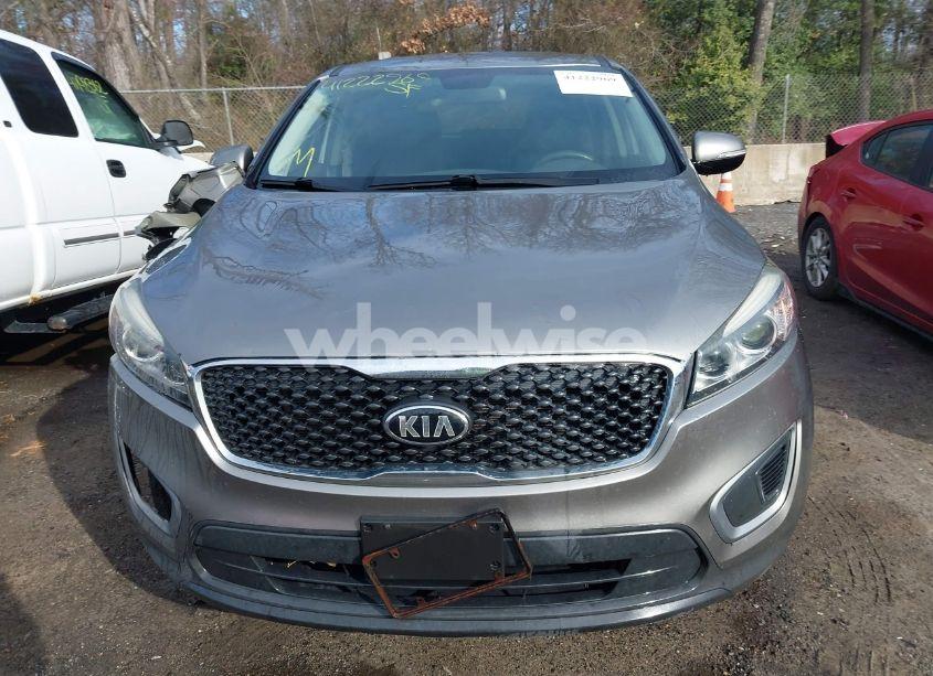 Photo 12 of 2017 Kia Sorento 2.4L L (VIN 5XYPG4A3XHG205910)