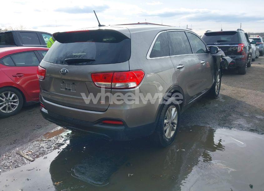 Photo 4 of 2017 Kia Sorento 2.4L L (VIN 5XYPG4A3XHG205910)