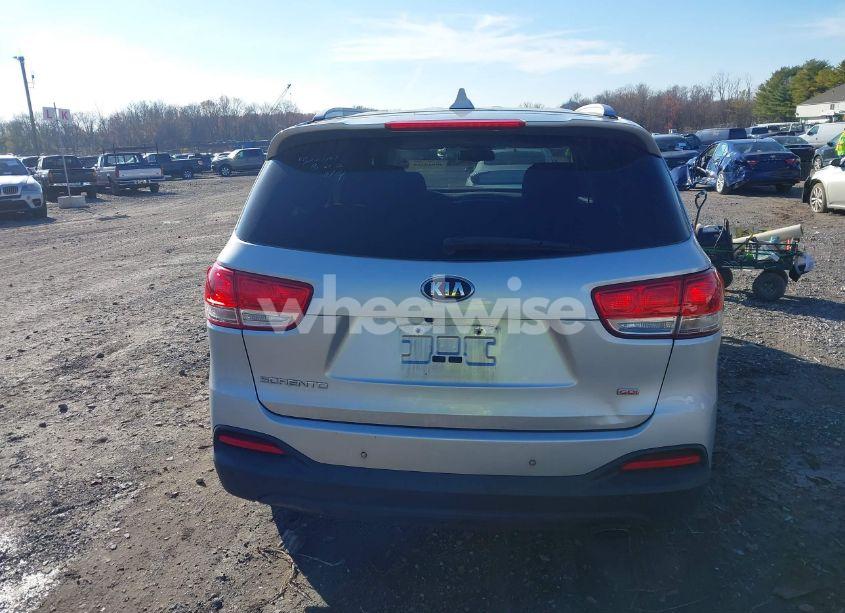 Photo 16 of 2017 Kia Sorento 2.4L LX (VIN 5XYPG4A3XHG243525)