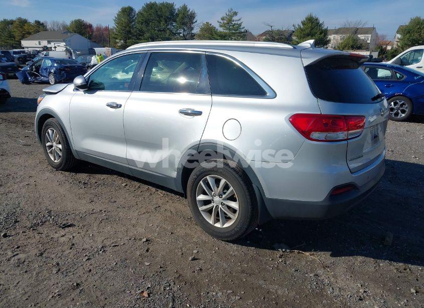 Photo 3 of 2017 Kia Sorento 2.4L LX (VIN 5XYPG4A3XHG243525)