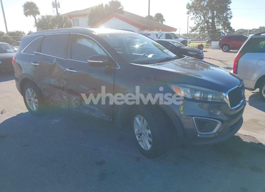 2017 Kia Sorento 2.4L LX (VIN 5XYPG4A3XHG245632) main photo