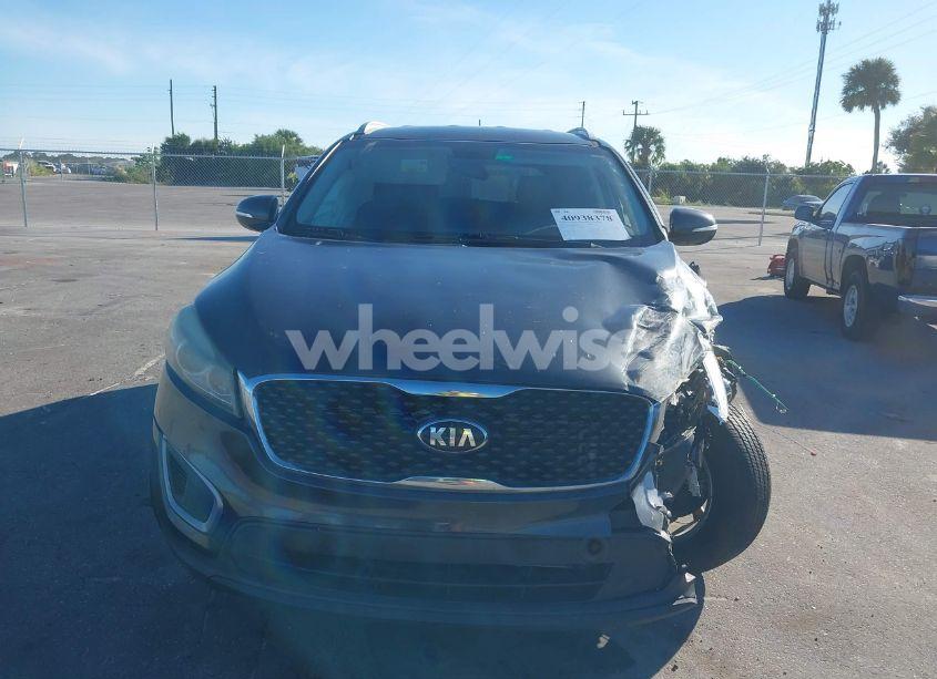 Photo 12 of 2017 Kia Sorento 2.4L LX (VIN 5XYPG4A3XHG245632)