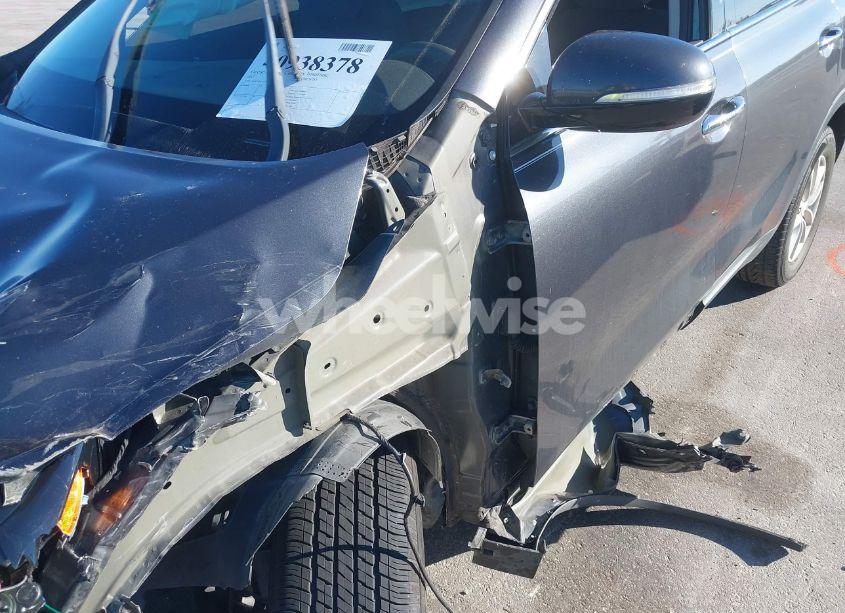 Photo 18 of 2017 Kia Sorento 2.4L LX (VIN 5XYPG4A3XHG245632)