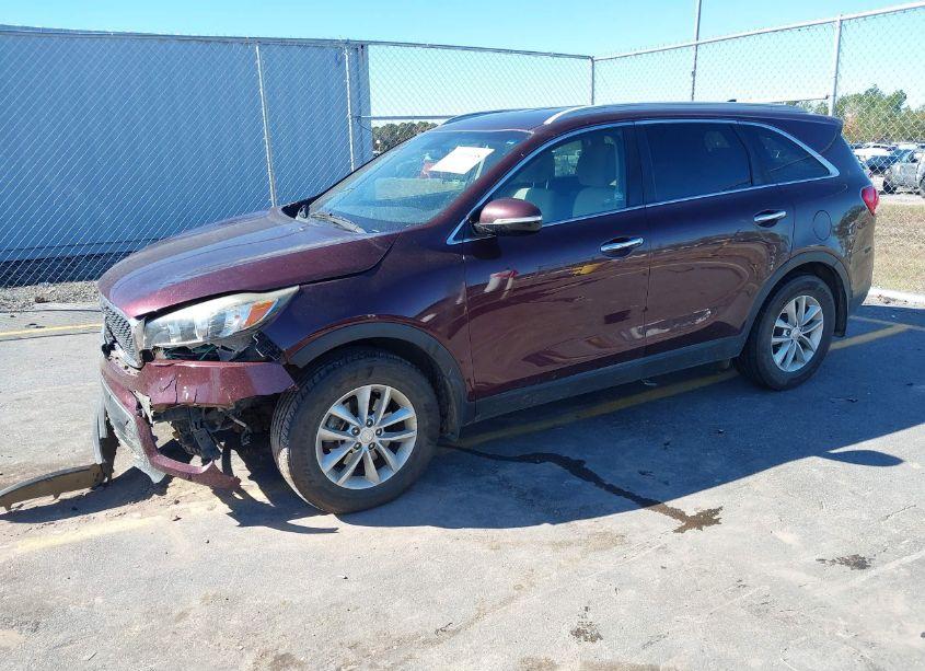 Photo 2 of 2017 Kia Sorento 2.4L LX (VIN 5XYPG4A3XHG254976)
