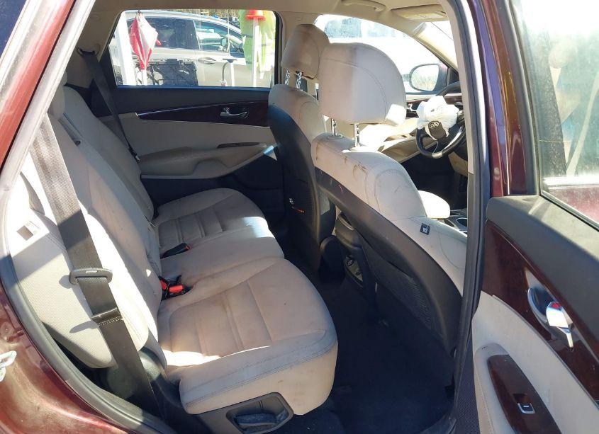 Photo 8 of 2017 Kia Sorento 2.4L LX (VIN 5XYPG4A3XHG254976)