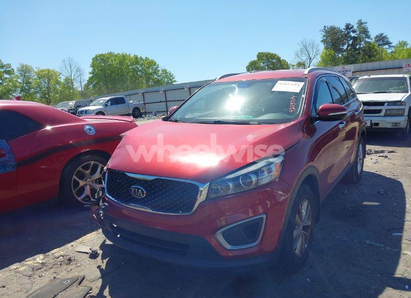 Photo 2 of 2017 Kia Sorento 2.4L LX (VIN 5XYPG4A3XHG295107)