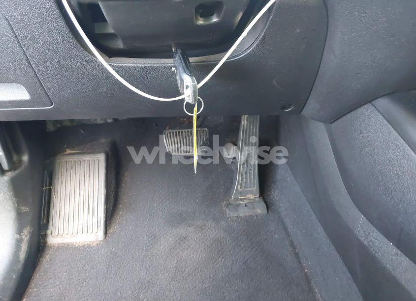 Photo 11 of 2018 Kia Sorento 2.4L LX (VIN 5XYPG4A3XJG416708)