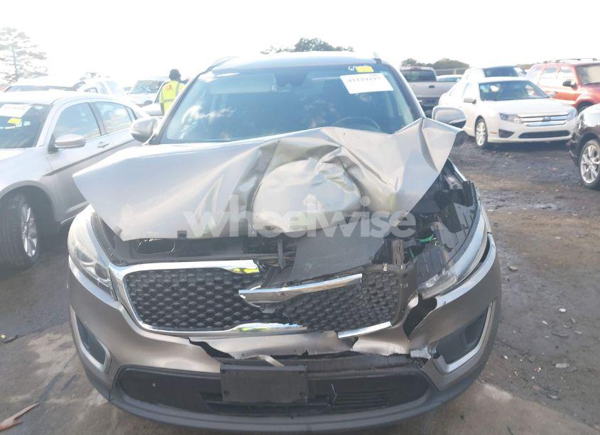 Photo 12 of 2018 Kia Sorento 2.4L LX (VIN 5XYPG4A3XJG416708)