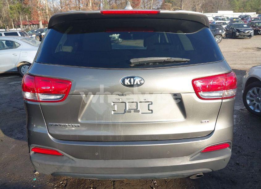 Photo 16 of 2018 Kia Sorento 2.4L LX (VIN 5XYPG4A3XJG416708)