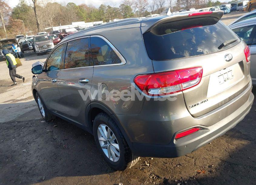 Photo 3 of 2018 Kia Sorento 2.4L LX (VIN 5XYPG4A3XJG416708)