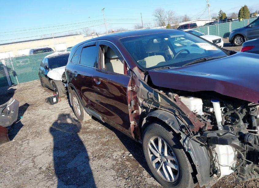 Photo 14 of 2019 Kia Sorento 2.4L LX (VIN 5XYPG4A3XKG438693)