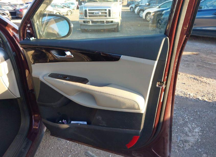 Photo 21 of 2019 Kia Sorento 2.4L LX (VIN 5XYPG4A3XKG438693)