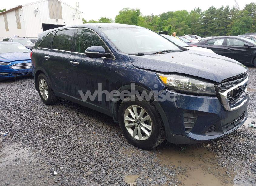 2019 Kia Sorento 2.4L LX (VIN 5XYPG4A3XKG463044) main photo