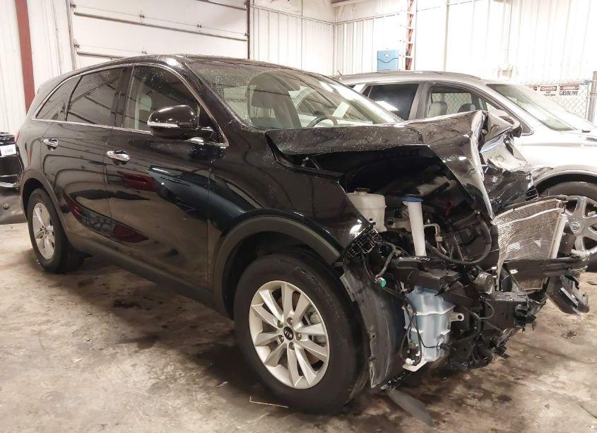 2019 Kia Sorento 2.4L L (VIN 5XYPG4A3XKG477610) main photo