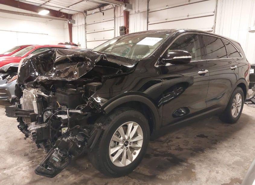 Photo 2 of 2019 Kia Sorento 2.4L L (VIN 5XYPG4A3XKG477610)