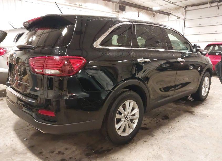 Photo 4 of 2019 Kia Sorento 2.4L L (VIN 5XYPG4A3XKG477610)