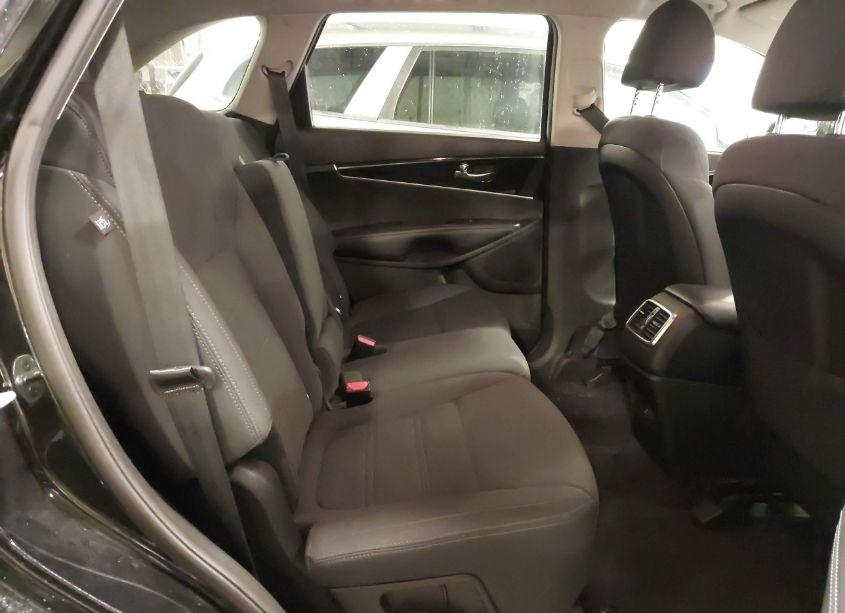 Photo 8 of 2019 Kia Sorento 2.4L L (VIN 5XYPG4A3XKG477610)