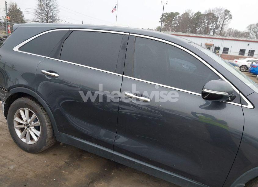 Photo 14 of 2019 Kia Sorento 2.4L LX (VIN 5XYPG4A3XKG480121)