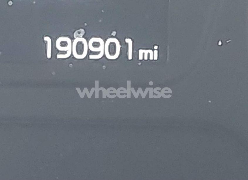 Photo 16 of 2019 Kia Sorento 2.4L LX (VIN 5XYPG4A3XKG480121)