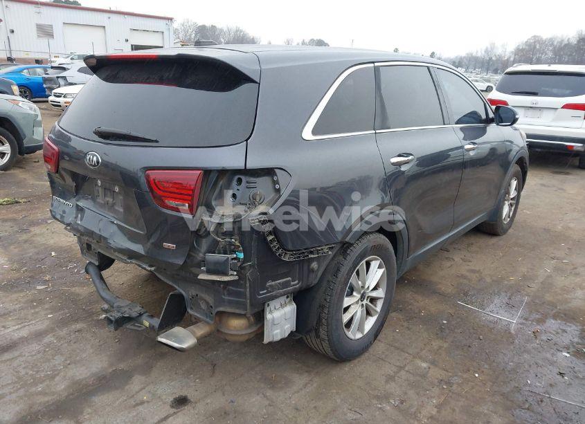 Photo 4 of 2019 Kia Sorento 2.4L LX (VIN 5XYPG4A3XKG480121)