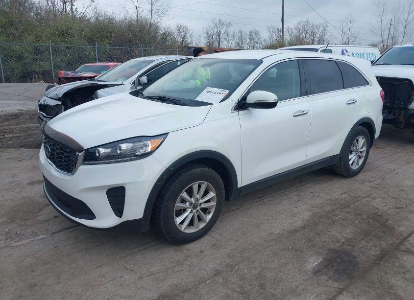 Photo 2 of 2019 Kia Sorento 2.4L L (VIN 5XYPG4A3XKG611130)