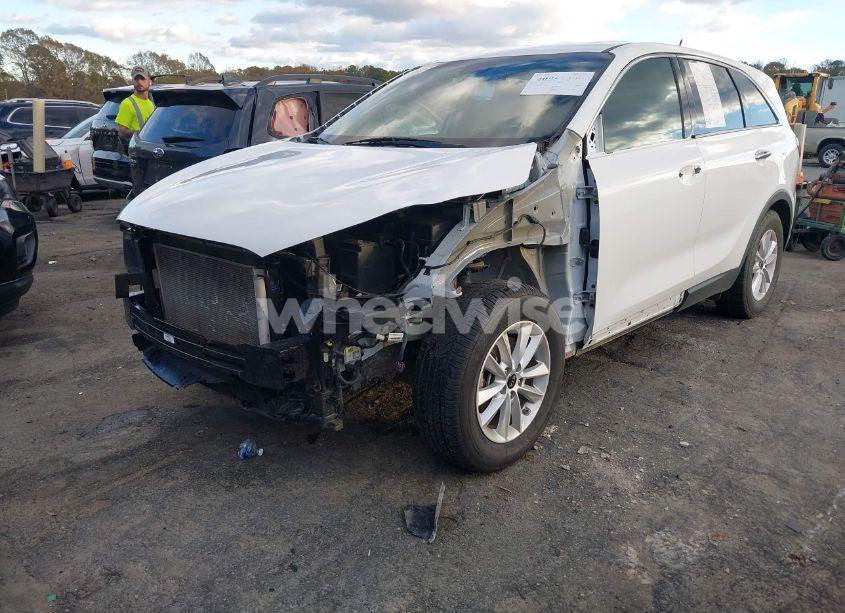Photo 6 of 2020 Kia Sorento 2.4L L (VIN 5XYPG4A3XLG643836)