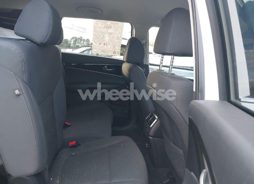 Photo 8 of 2020 Kia Sorento 2.4L L (VIN 5XYPG4A3XLG643836)