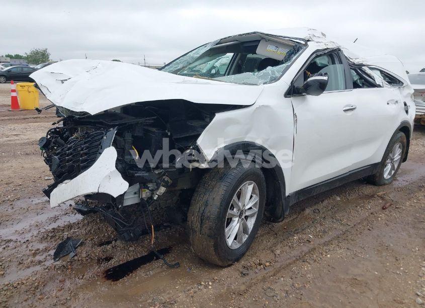 Photo 2 of 2020 Kia Sorento 2.4L L (VIN 5XYPG4A3XLG654612)