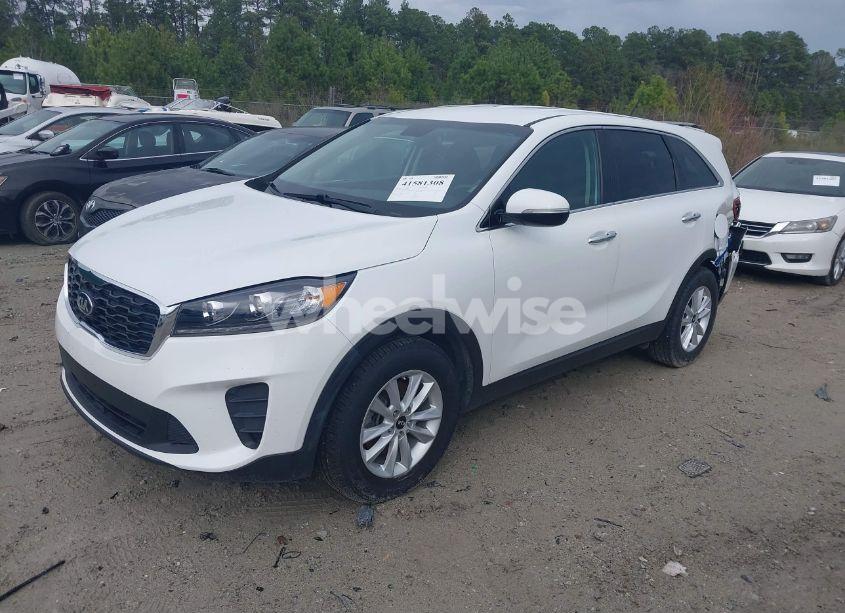 Photo 2 of 2020 Kia Sorento 2.4L LX (VIN 5XYPG4A3XLG686752)